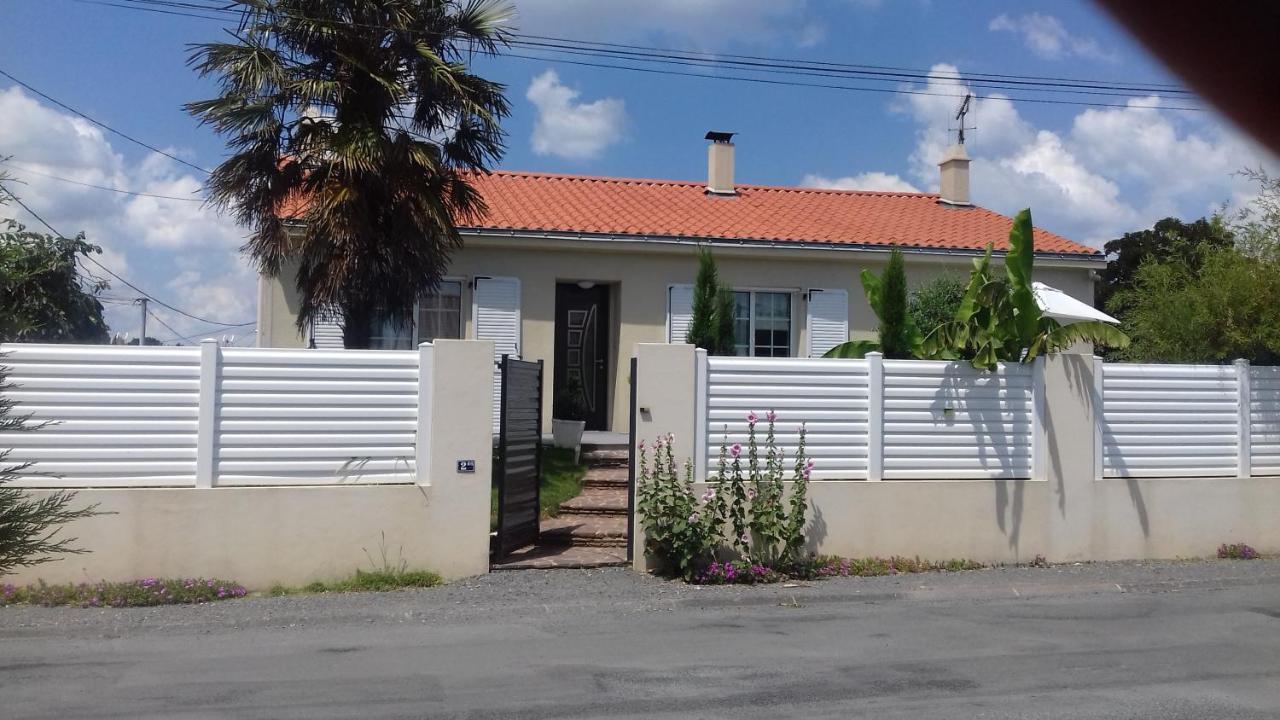 Chambres D'Hotes La Rose Des Sables Les Herbiers Exterior photo